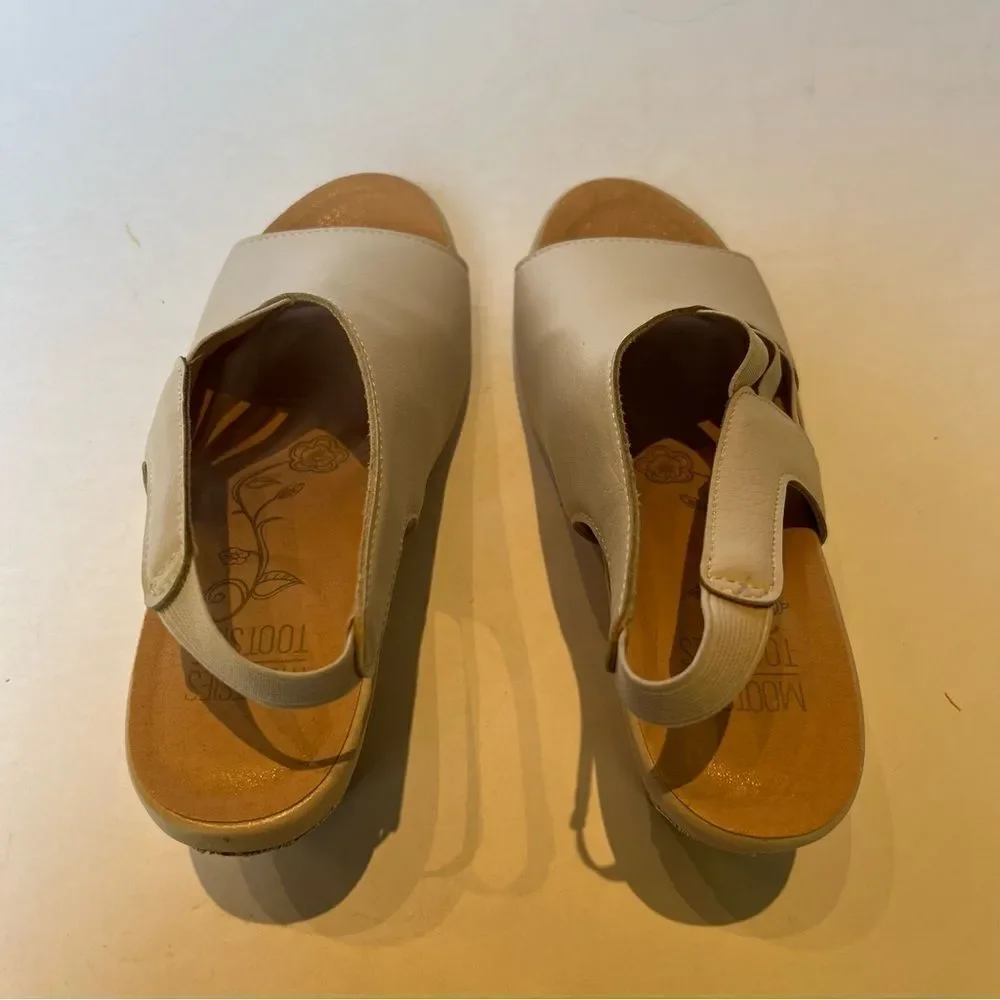 Mootsies Tootsies Women's Elegant Cream Wedge Sandals Size 7 1/2M